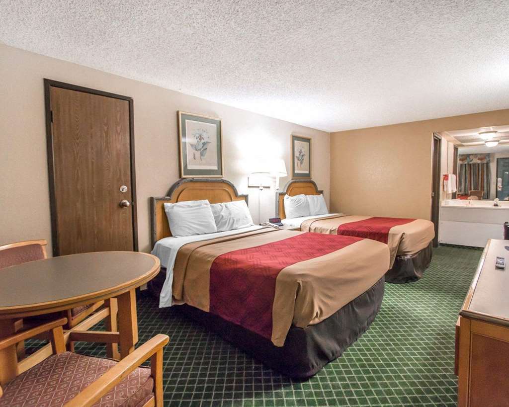 Econo Lodge Pooler - Savannah I-95 الغرفة الصورة